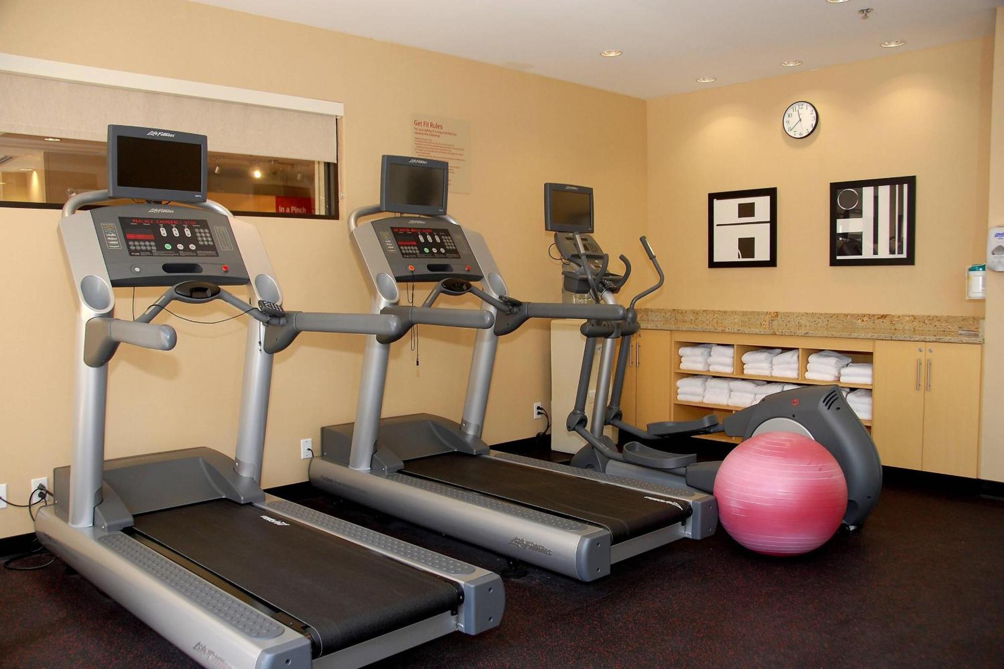 Towneplace Suites By Marriott Bethlehem Easton/Lehigh Valley Hollo Eksteriør bilde